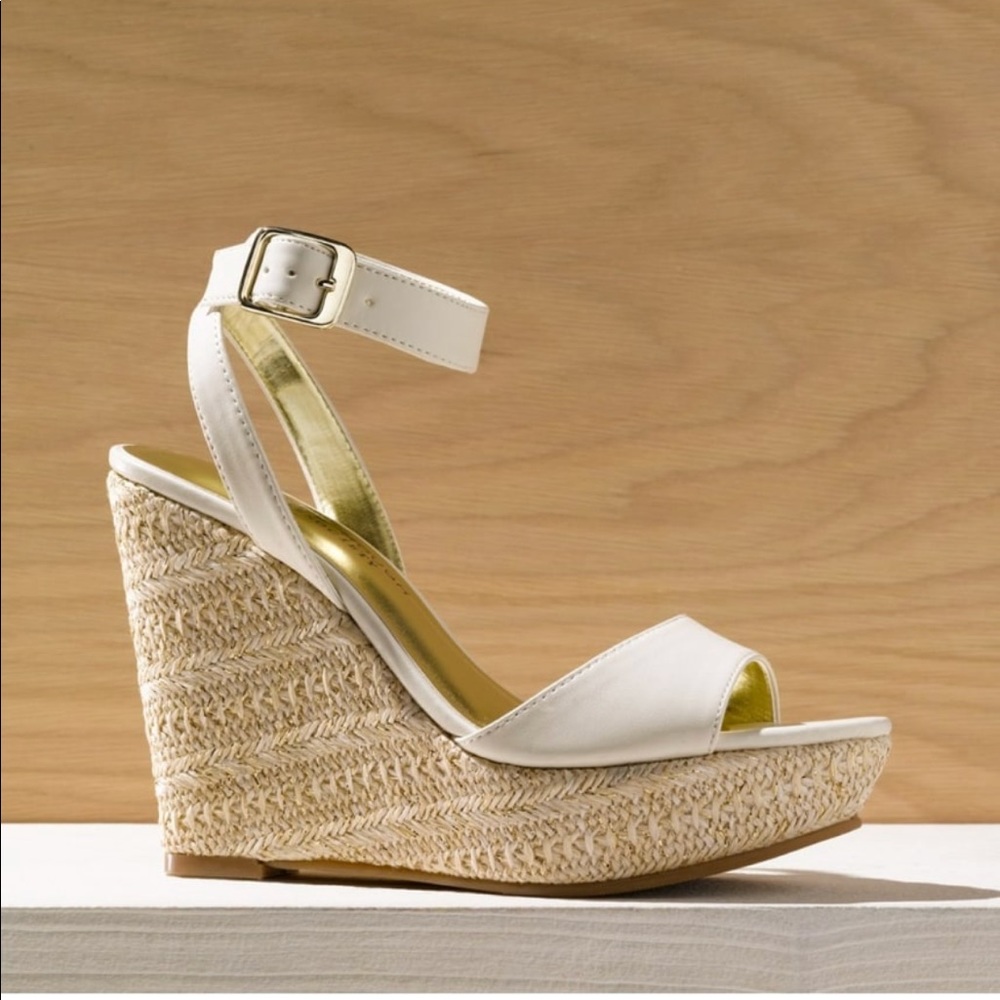 Julianne Hough Sole Society wedge sandals